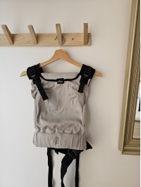 location_porte_bebe_gris_myneo_neobulle_dubonheurinfini