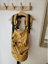 location_porte_bebe_jaune_neko_dubonheurinfini